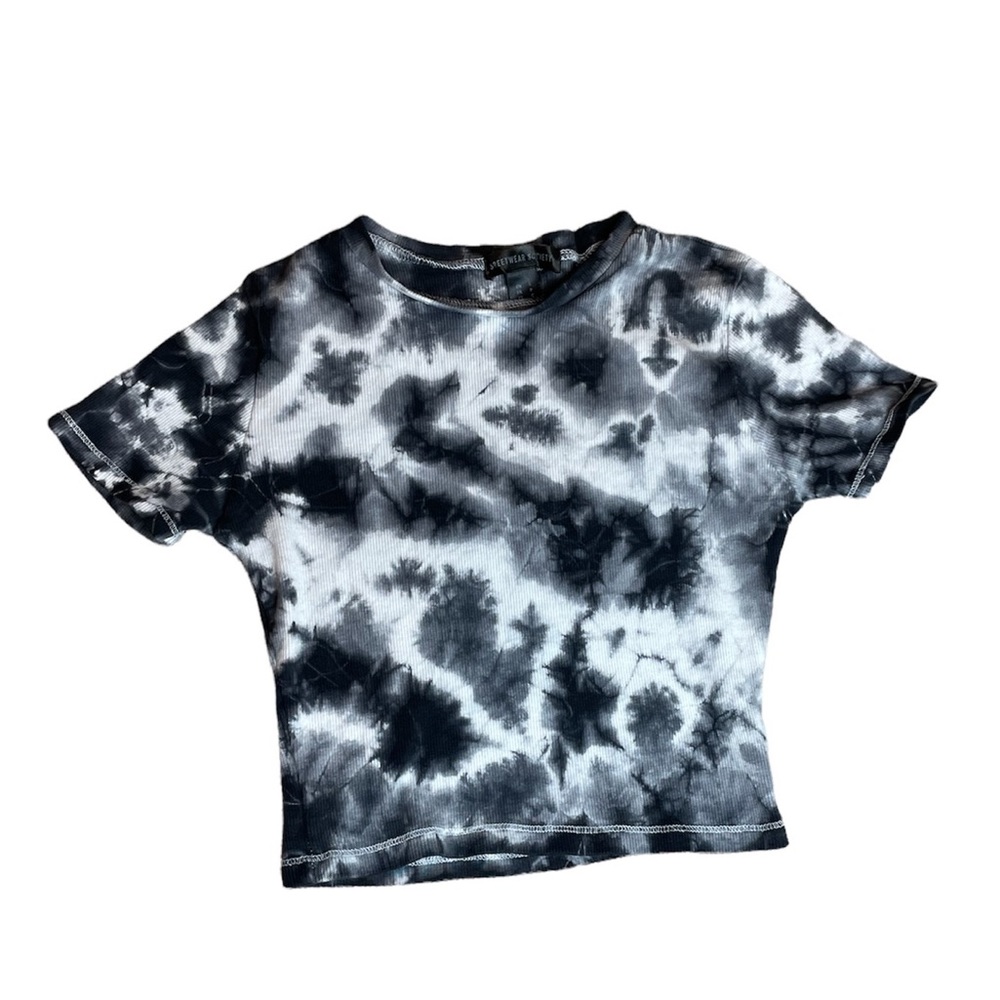 ***SOLD*** Streetwear Society Black and White Tie Dye Crop Top size Small